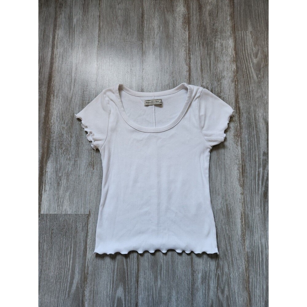 Abercrombie & Fitch White Short Sleeve Lettuce Hem Tee